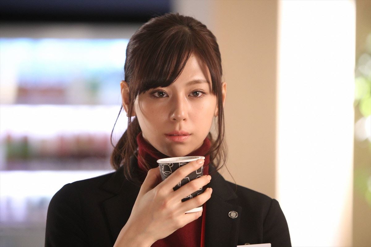 月9『明日婚』名波＆あすか交際スタート！ デートに出かけるもある女性から電話が…