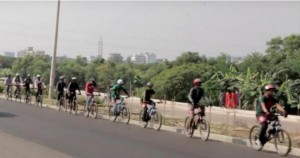 世界一長い動く自転車の列を作ってギネス記録を更新！バングラデシュ