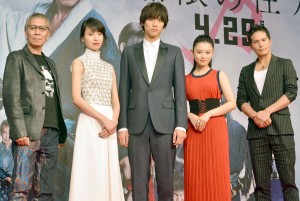 『無限の住人』完成報告記者会見に出席した、杉咲花、福士蒼汰、市原隼人、戸田恵梨香、三池崇史監督