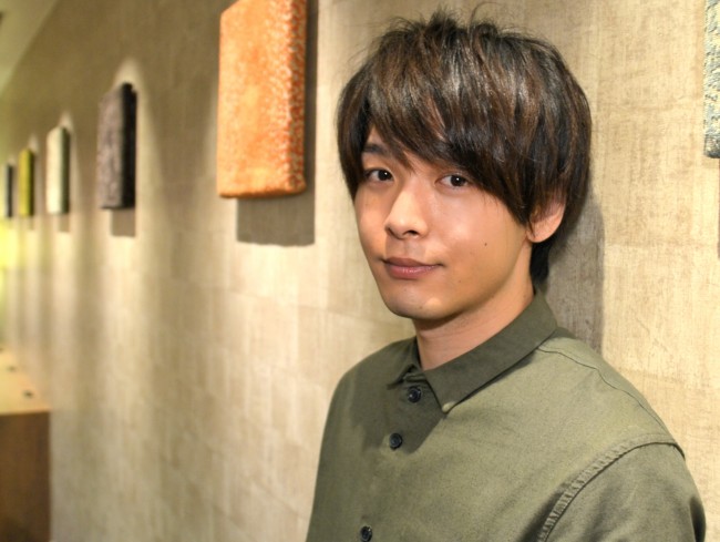 中村倫也、30歳を迎え「勇気を持って開き直れるようになった」