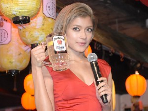 ローラ、「渋谷ビームハイボール横丁」オープン発表会に出席