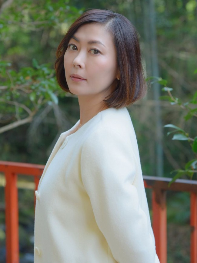 “花の85年組”として東山紀之と共演を果たす、中山美穂