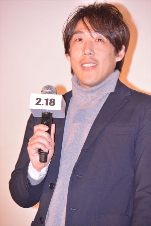 石川慶監督、『愚行録』初日舞台挨拶に出席