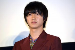 山崎賢人、『一週間フレンズ。』初日舞台挨拶に出席