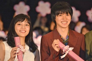 川口春奈＆山崎賢人、『一週間フレンズ。』初日舞台挨拶に出席