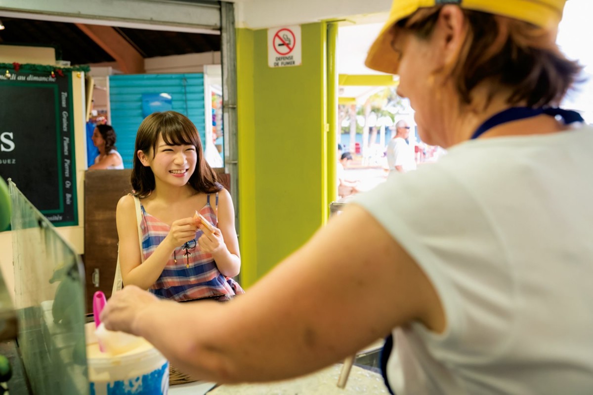 乃木坂46・秋元真夏、1st写真集『真夏の気圧配置』誌面カット先行公開！