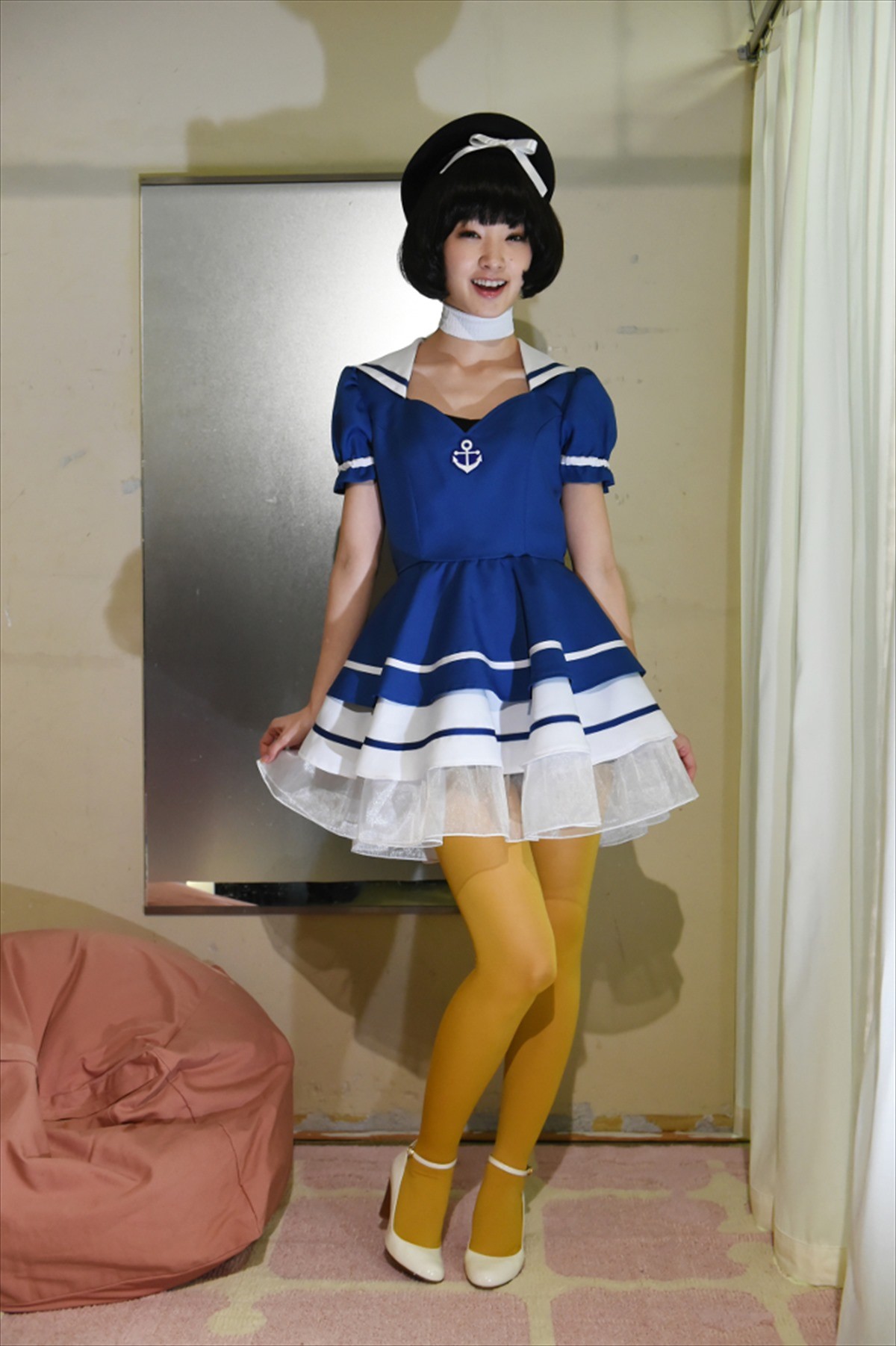 金八先生、ナース、アイドル…、剛力彩芽が『レンタルの恋』でコスプレ七変化