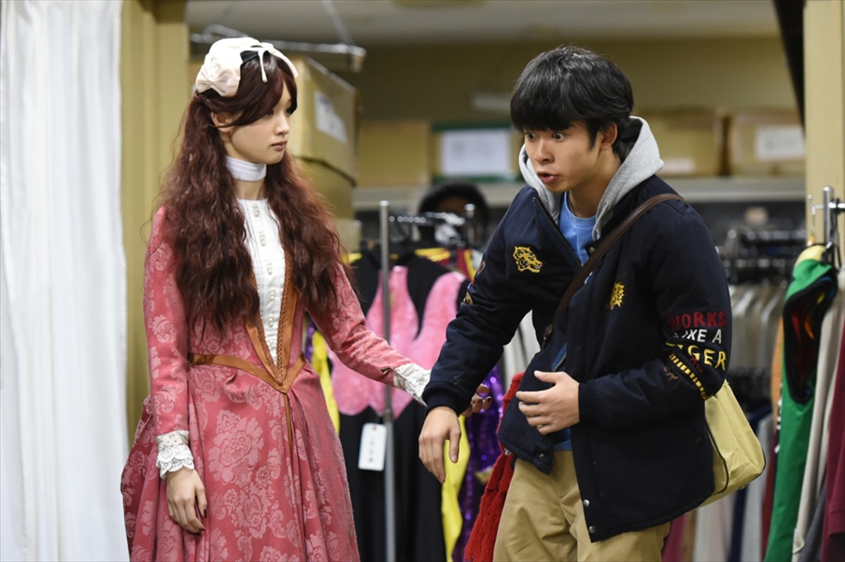 金八先生、ナース、アイドル…、剛力彩芽が『レンタルの恋』でコスプレ七変化