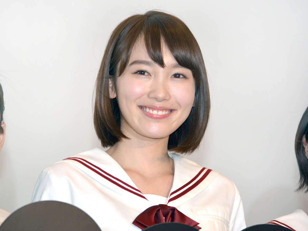 飯豊まりえ、W主演・清水富美加の不在に涙浮かべる「富美加ちゃんの人柄が好き」