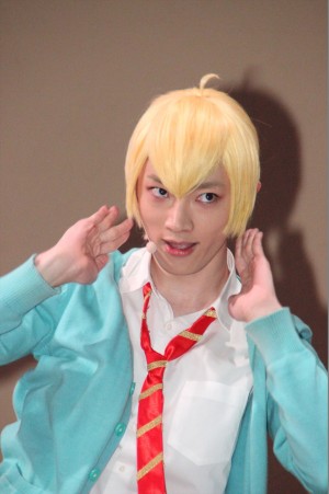 舞台『おそ松さん』劇中歌CDリリース記念イベントに登壇した和合真一（F6十四松役）