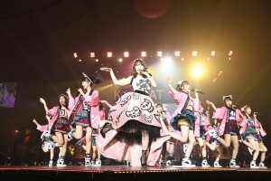 小嶋陽菜卒業ライブ「こじまつり」前夜祭の模様