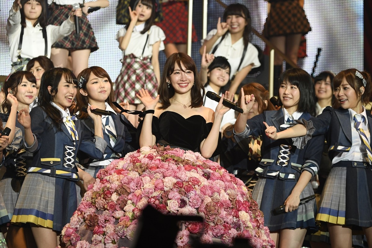 小嶋陽菜卒業ライブ「こじまつり」前夜祭　高橋愛参加でモー娘。楽曲を披露