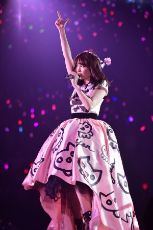 小嶋陽菜卒業ライブ「こじまつり」前夜祭の模様