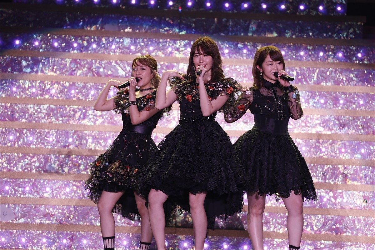 小嶋陽菜卒業ライブ「こじまつり」前夜祭　高橋愛参加でモー娘。楽曲を披露