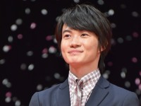 神木隆之介、『3月のライオン』対局中に甘い物忍ばす　共演者にバラされ照れる