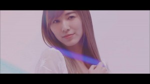 ついにベールを脱ぐ“坂道AKB”誕生「誰のことを一番 愛してる？」MV場面写真