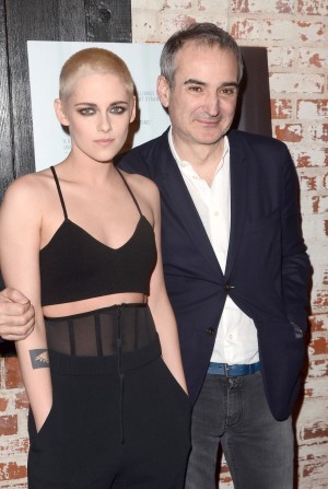 クリステン・スチュワート、『パーソナル・ショッパー』LAプレミアに超ベリーショートで登場！