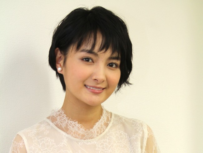 今秋の朝ドラヒロイン・葵わかな、その素顔は「宝塚」と「昭和レトロ」好きな18歳