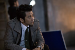 『銀と金』で切れ者の元東京地検特捜部検事を演じる、村上淳（第6話より）