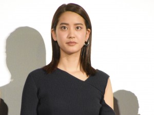 山崎紘菜、『チア☆ダン』初日舞台挨拶に出席