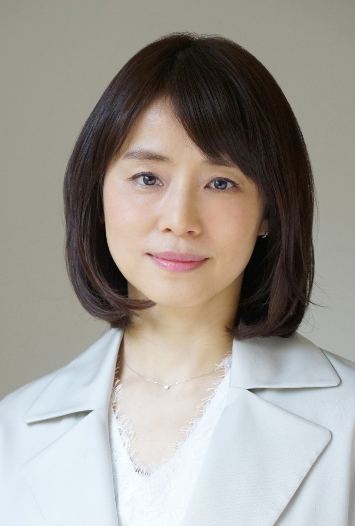 石田ゆり子、西島秀俊と禁じられた関係に！新ドラマ『CRISIS』出演決定