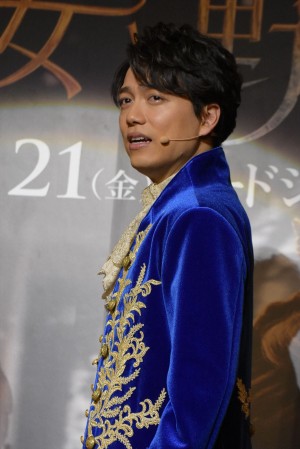 映画『美女と野獣』の日本版デュエットソングお披露目イベントに出席した、山崎育三郎