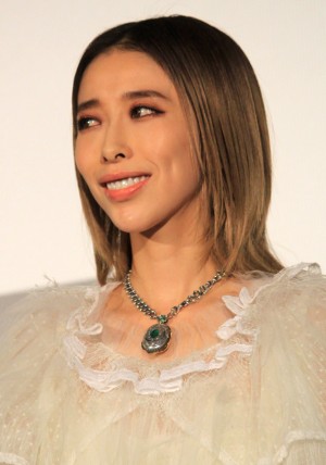 『モアナと伝説の海』大ヒット記念イベントで主題歌を披露した加藤ミリヤ