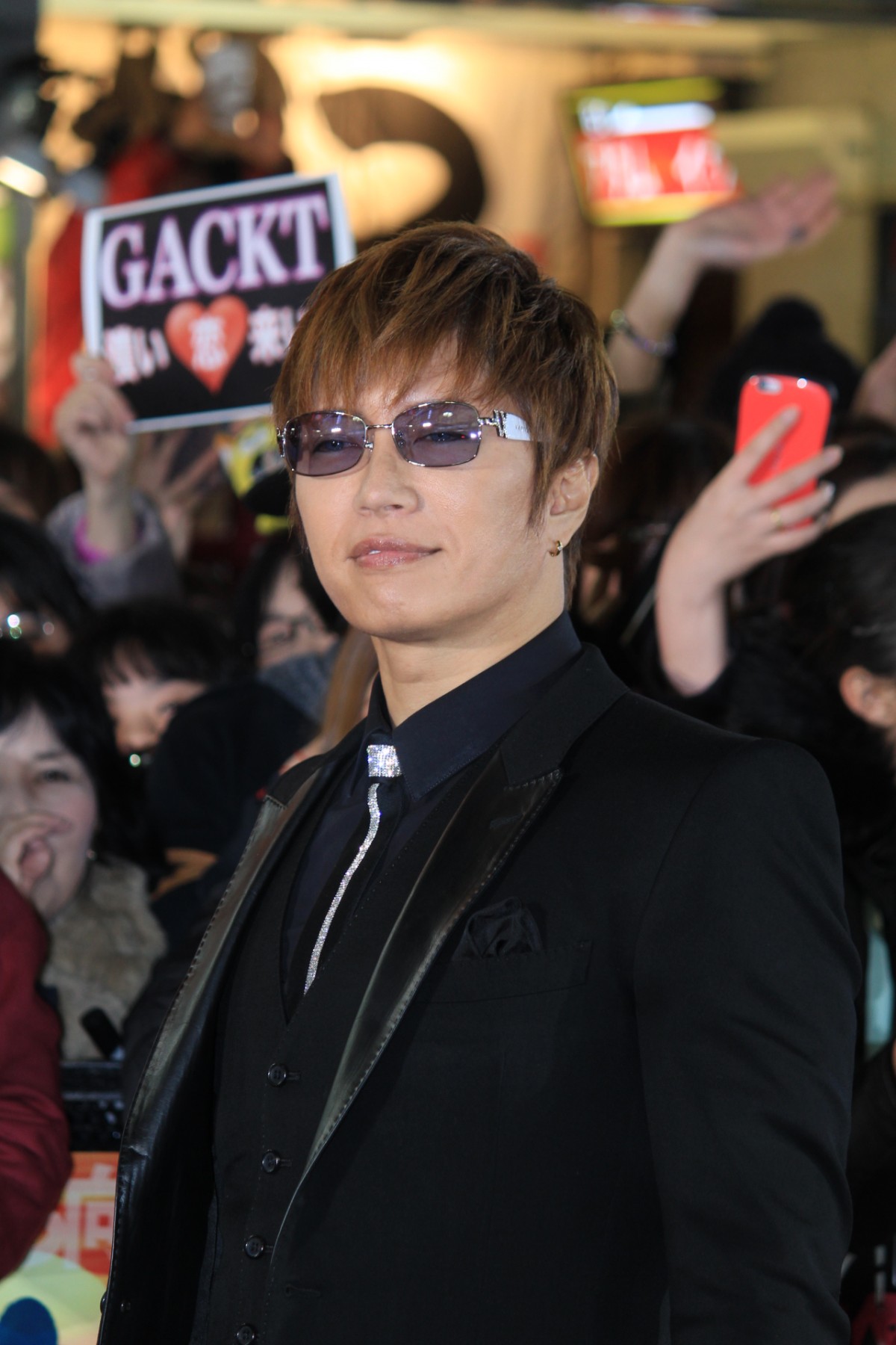 GACKT、初来日トム・ヒドルストンにゴールデン街を勧めるも「僕は行ったことない」