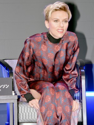 スカーレット・ヨハンソン、映画『ゴースト・イン・ザ・シェル 』来日記者会見に出席