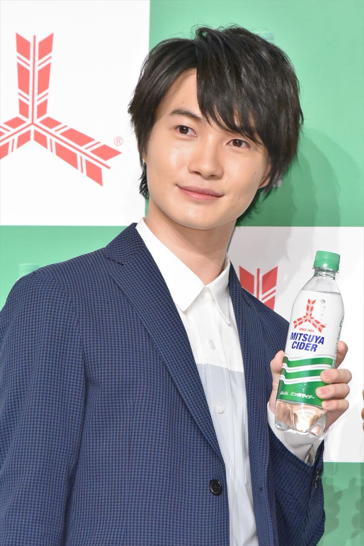 ボブヘアにイメチェンの芳根京子、「毎日楽しくて充実しています」と笑顔がキラリ