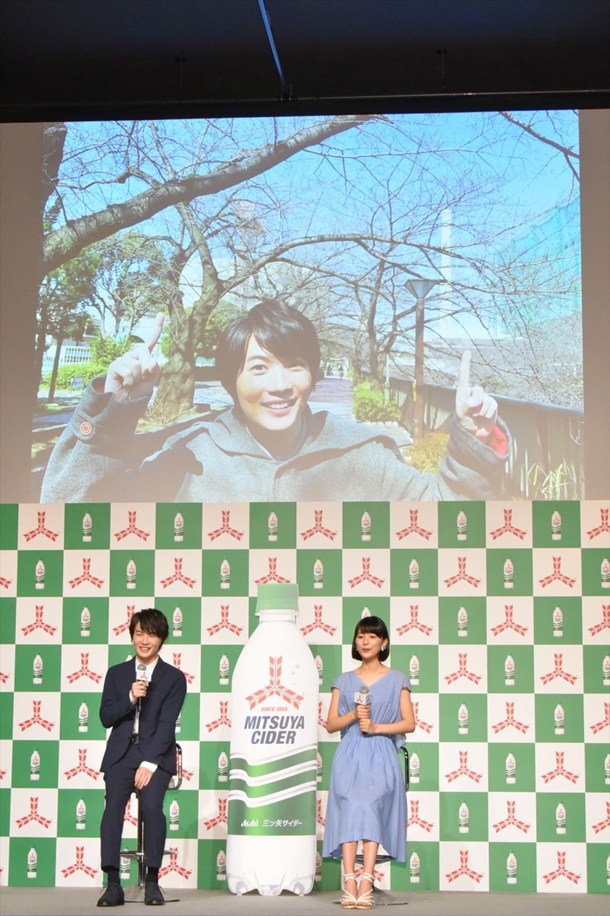 ボブヘアにイメチェンの芳根京子、「毎日楽しくて充実しています」と笑顔がキラリ