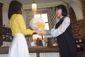 NHK朝の連続テレビ小説バトンタッチセレモニーに出席した、有村架純、芳根京子