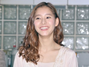 新木優子、木ドラ25『100万円の女たち』取材会に出席