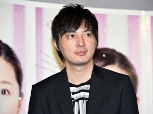 塚本高史、『この世にたやすい仕事はない』試写会に出席