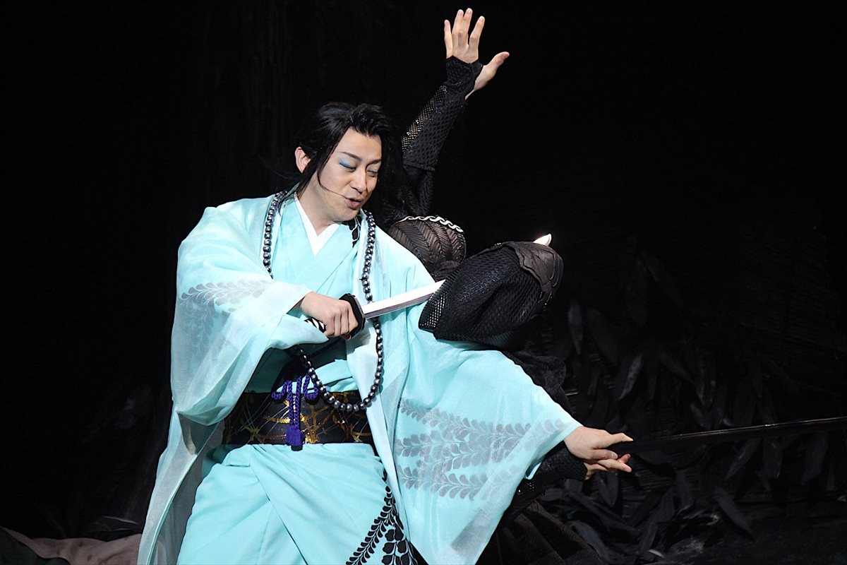 小栗旬、『髑髏城の七人』開幕　「大きすぎる！」客席360度回転の新劇場に驚愕
