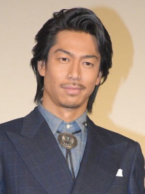 AKIRA、映画『たたら侍』完成披露上映会に出席