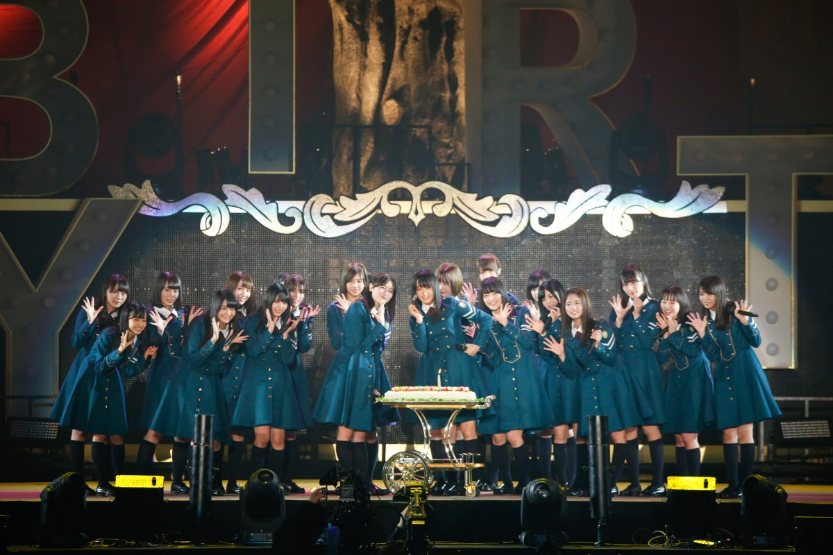  欅坂46、デビュー1周年ライブで全26曲を熱唱！「4月6日は特別な日」
