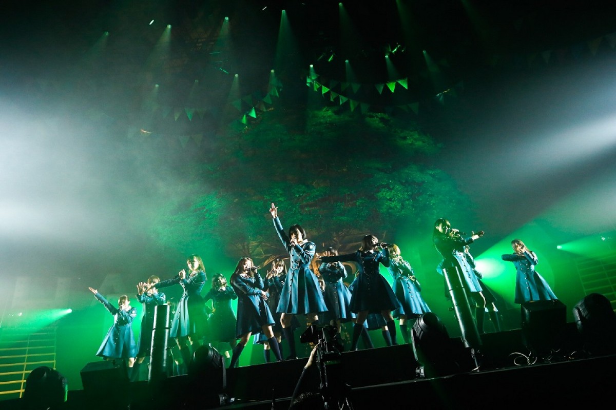  欅坂46、デビュー1周年ライブで全26曲を熱唱！「4月6日は特別な日」