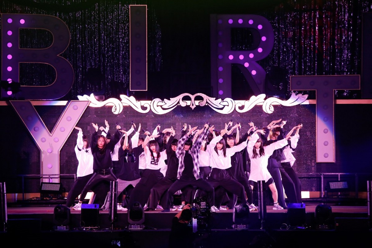  欅坂46、デビュー1周年ライブで全26曲を熱唱！「4月6日は特別な日」