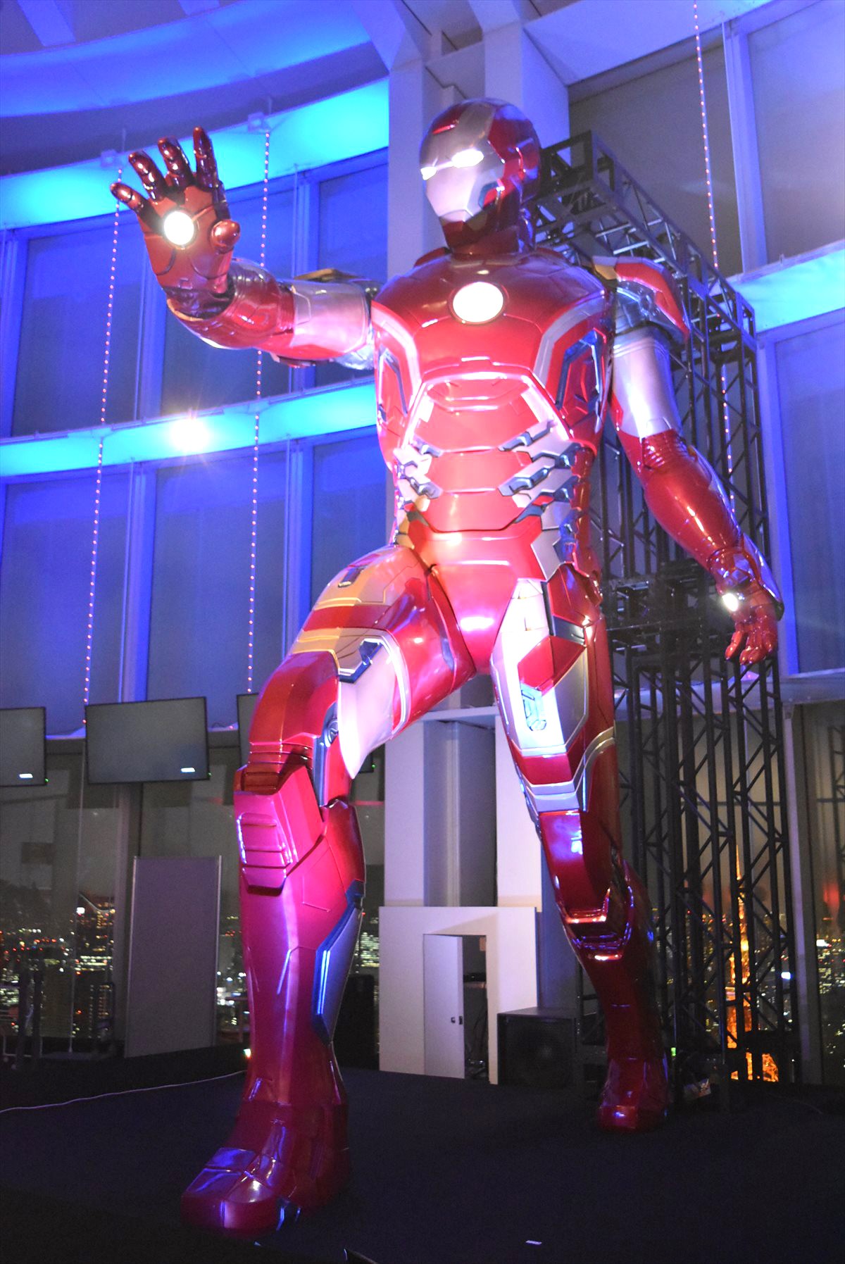 5mのアイアンマンがお出迎え『マーベル展 時代が創造したヒーローの世界』