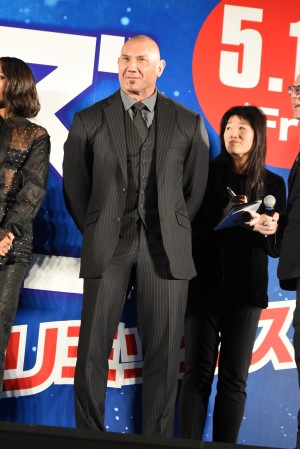 デイヴ・バウティスタ、『ガーディアンズ・オブ・ギャラクシー：リミックス』ギャラクシー・カーペット・イベントに登場！