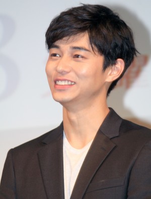 東出昌大、『あなたのことはそれほど』舞台挨拶に登場