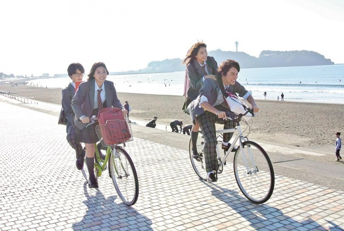 『四月は君の嘘』広瀬すず＆山崎賢人の着用制服を展示！楽譜や楽器ケースも限定公開