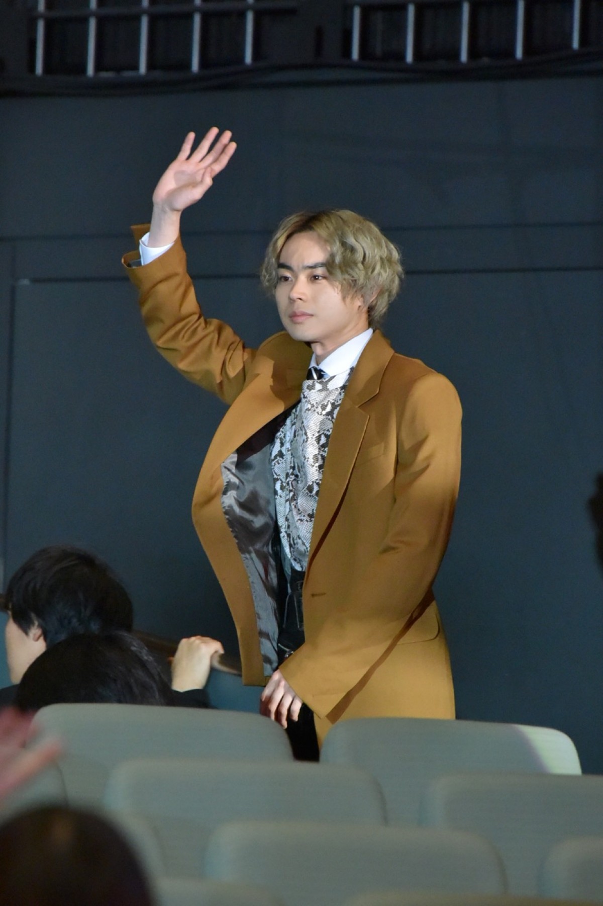 菅田将暉、フンドシ太鼓シーンで“熱い友情”育む　『帝一の國』豪華舞台あいさつ