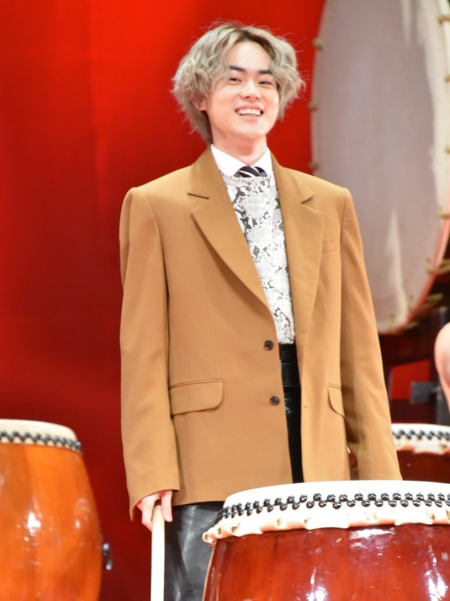 菅田将暉、フンドシ太鼓シーンで“熱い友情”育む 『帝一の國』豪華舞台あいさつ