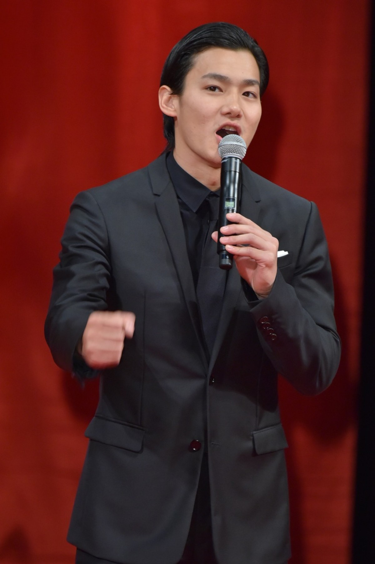 菅田将暉、フンドシ太鼓シーンで“熱い友情”育む　『帝一の國』豪華舞台あいさつ