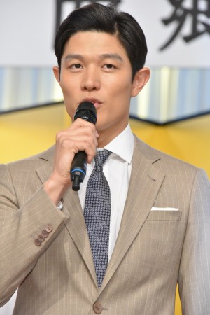 鈴木亮平、NHK『西郷どん』出演者発表会見に出席