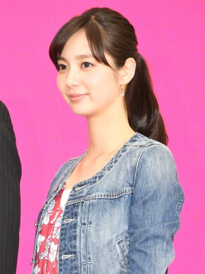 新川優愛、『櫻子さんの足下には死体が埋まっている』制作発表に出席