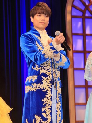 映画『美女と野獣』プレミアム吹替版上映会で名曲を披露した山崎育三郎