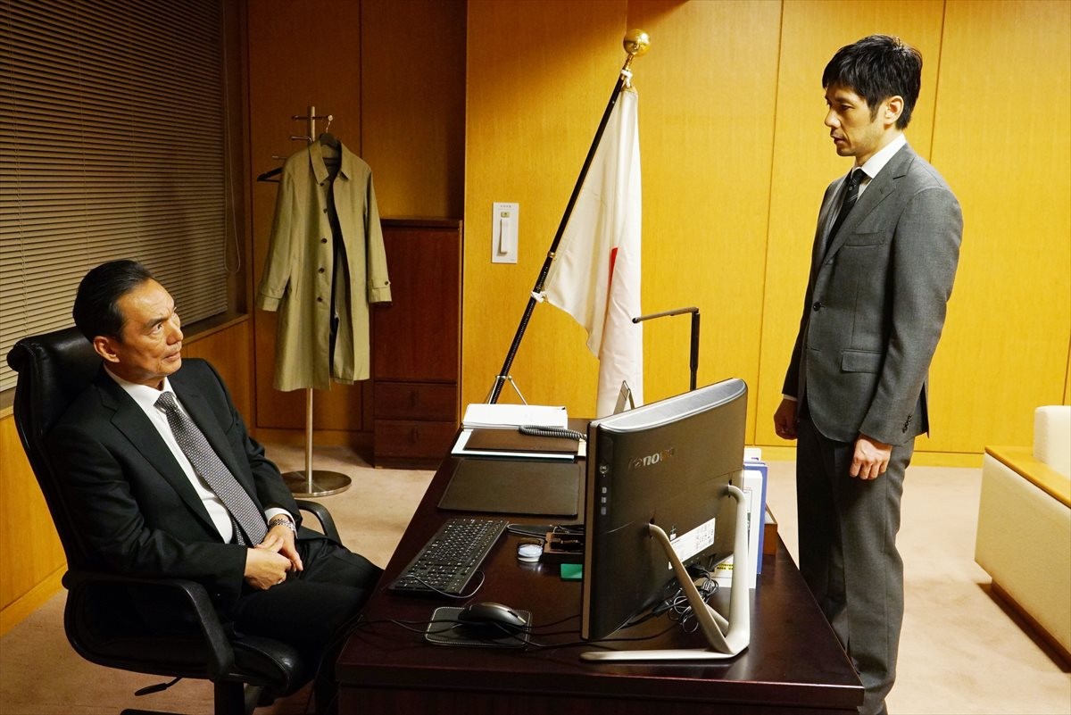 『CRISIS』小栗旬、第2話は「第1話の100倍面白い！」と自信　壮絶バトルも必見